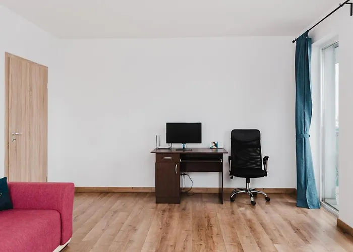 City View Apartment With Free Parking